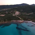 Isuledda Lux 산테오도로